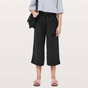 Lululemon Noir Crop Pants